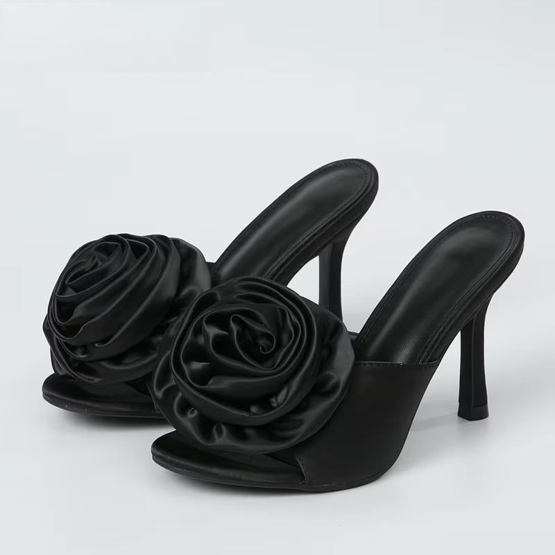 Effortlessly Elegant Garment with a Timeless Design