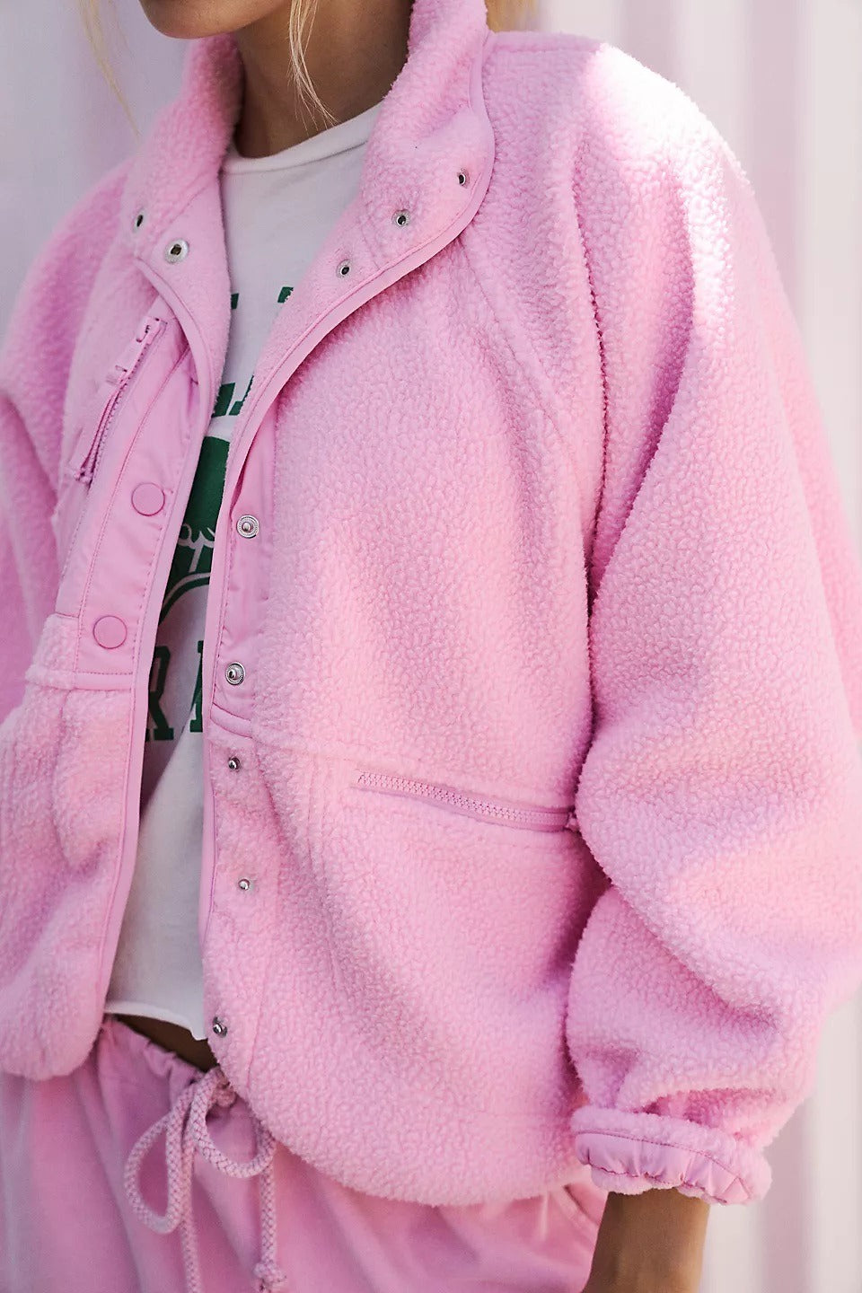 Effortlessly Elegant Jacket with a Timeless Design