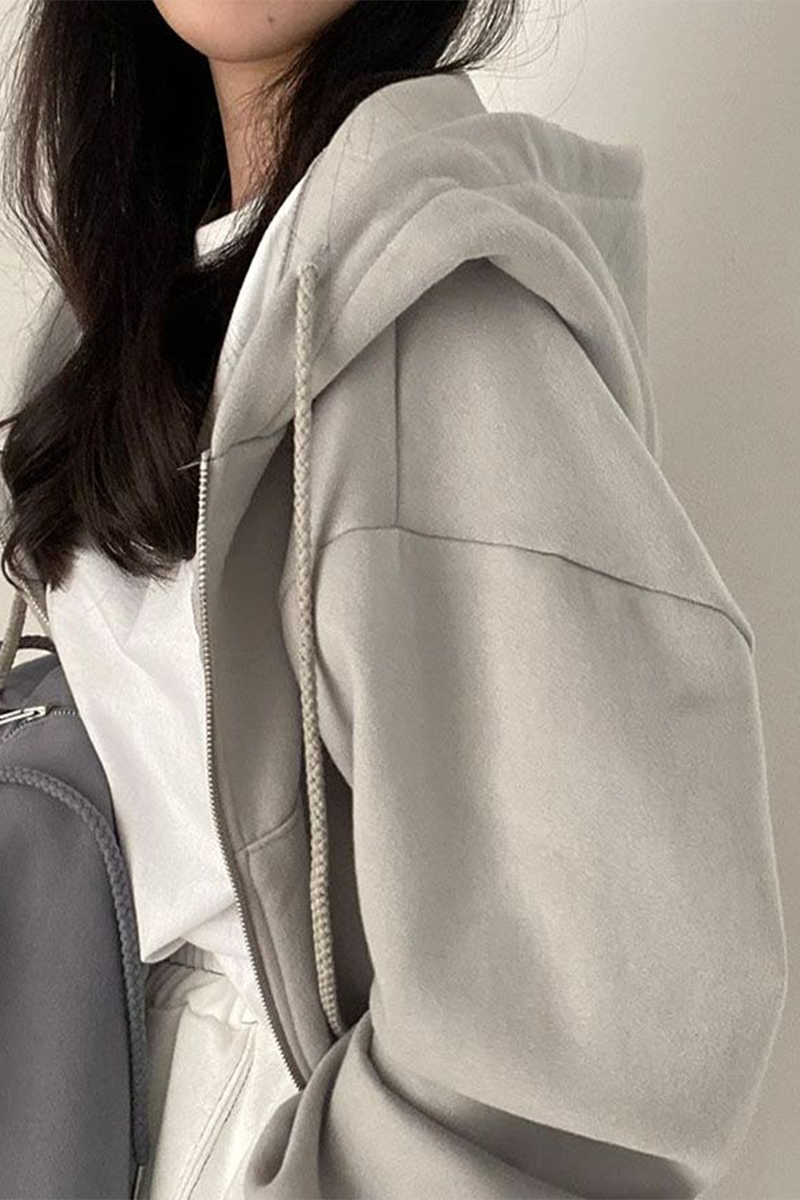 Effortlessly Elegant Top with a Timeless Design