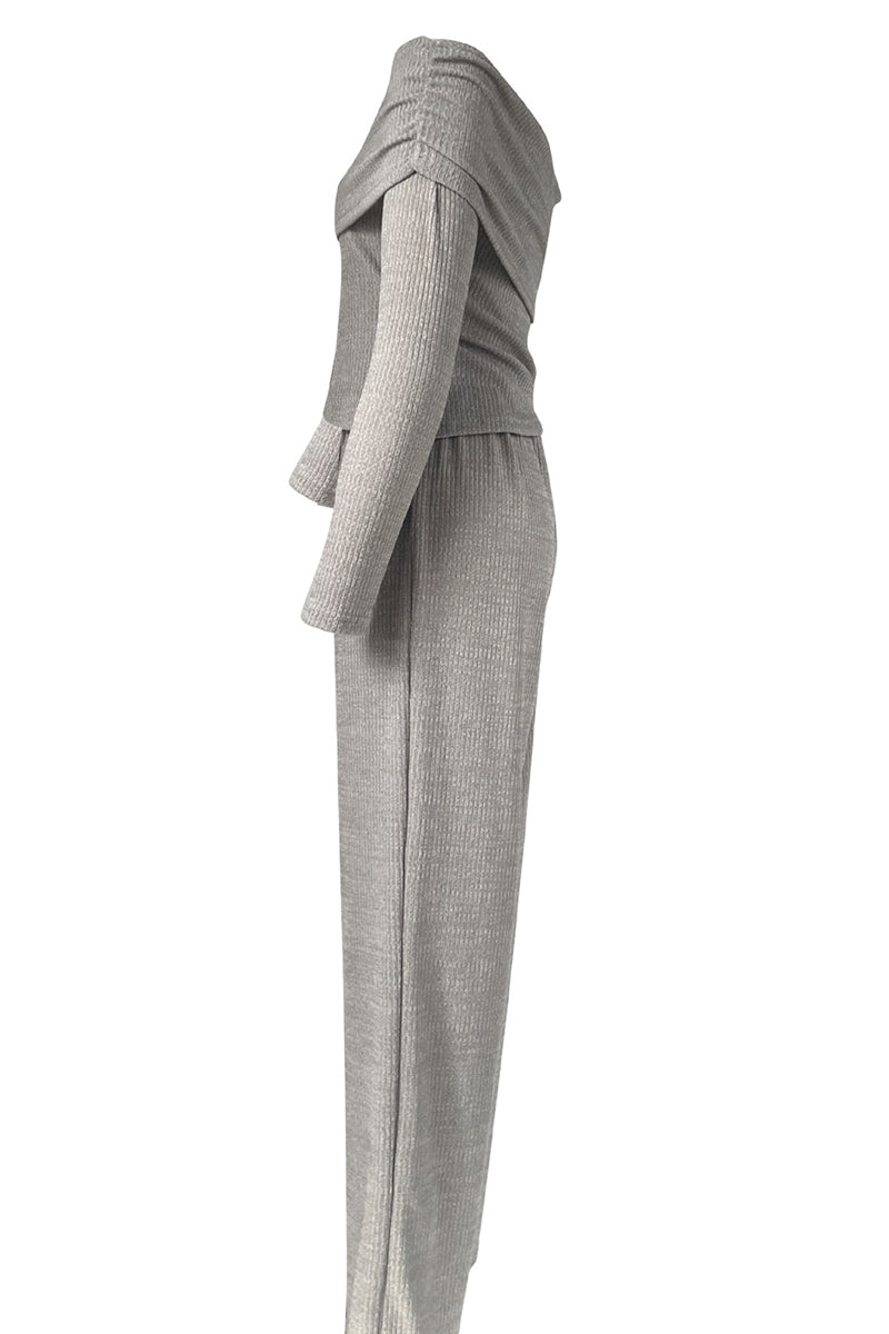 Effortlessly Elegant Garment with a Timeless Design