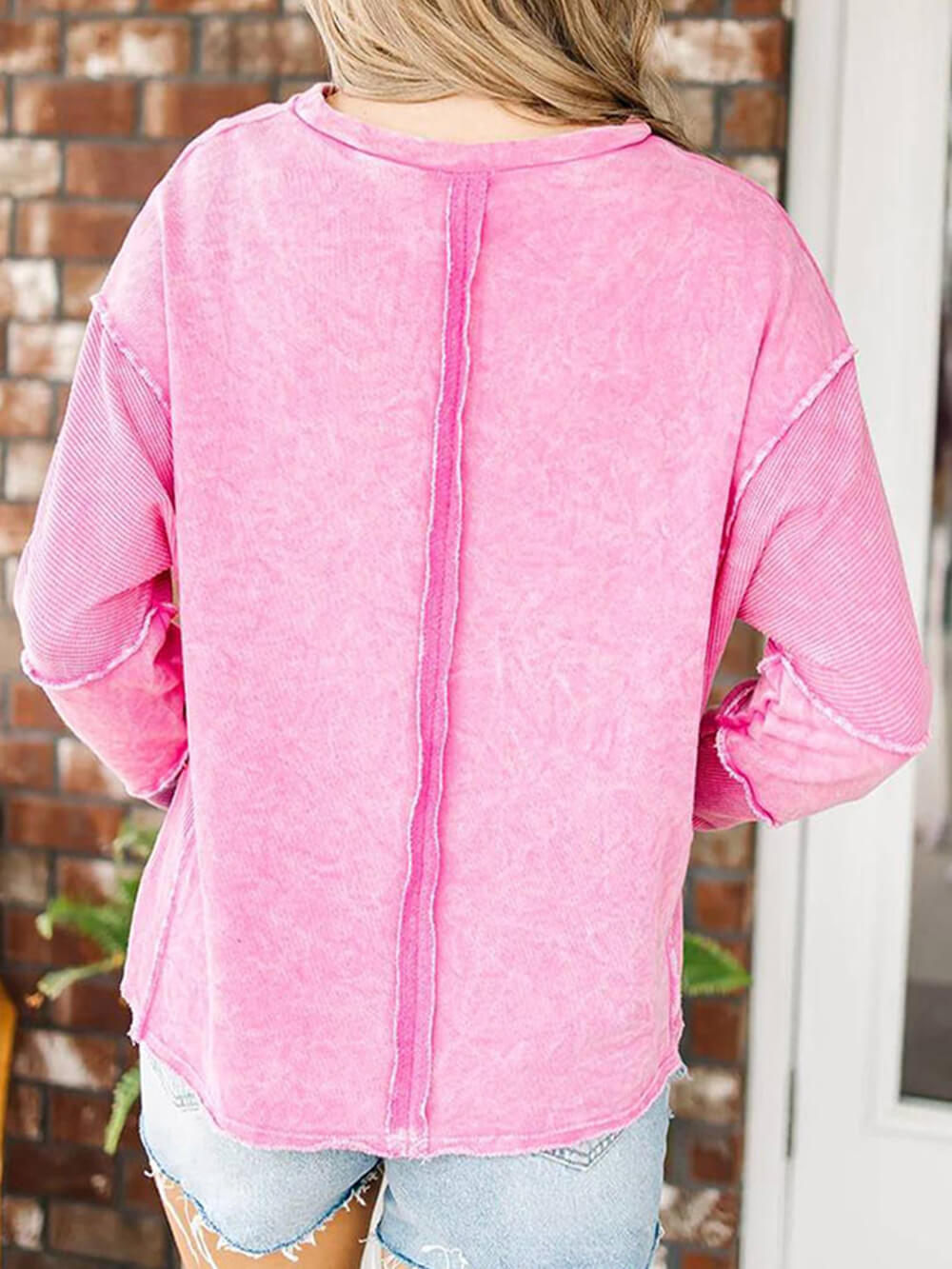 Well Tailored Pullover with a Graceful Silhouette