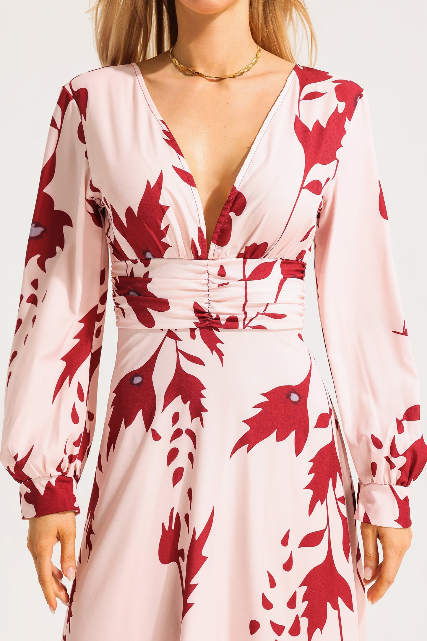 Beautifully Crafted Dress in a Classic Style