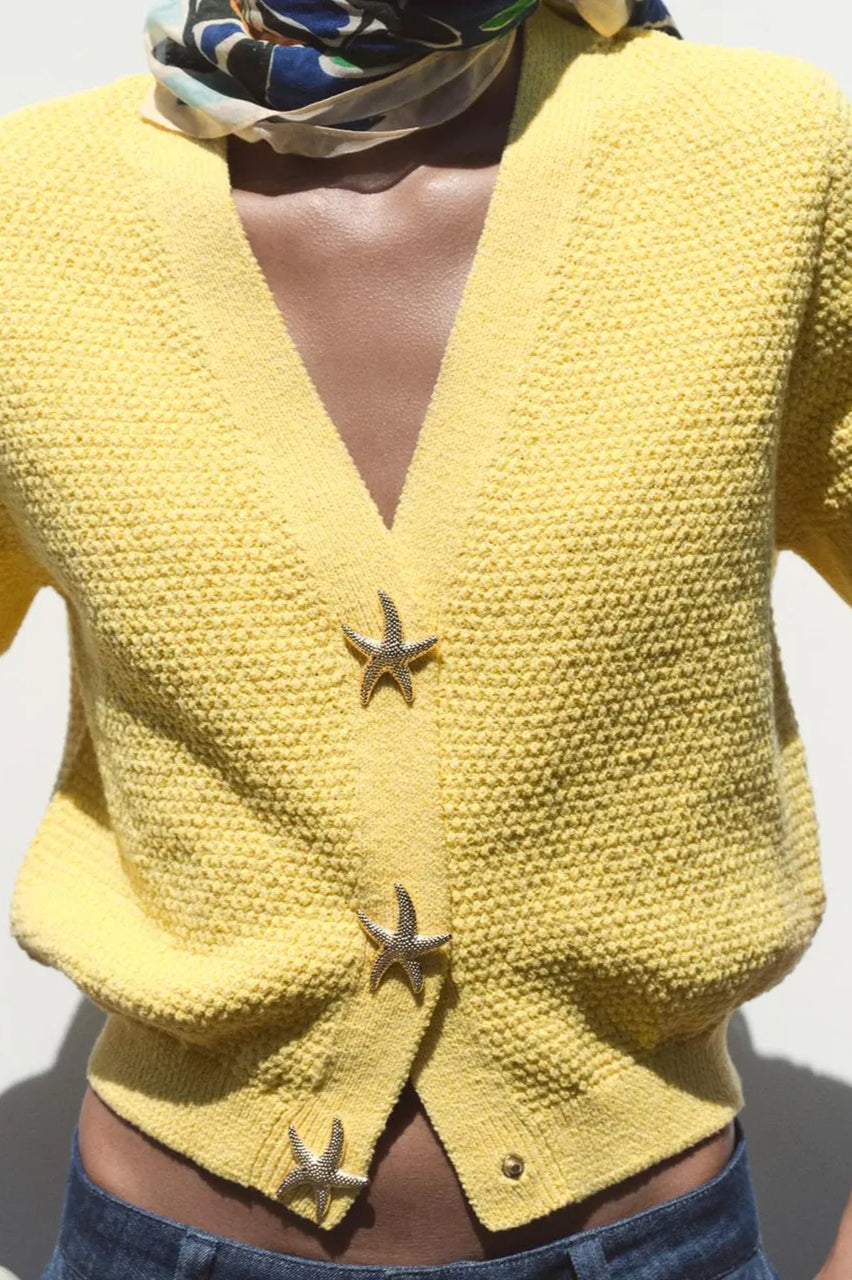 Well Tailored Cardigan with a Graceful Silhouette