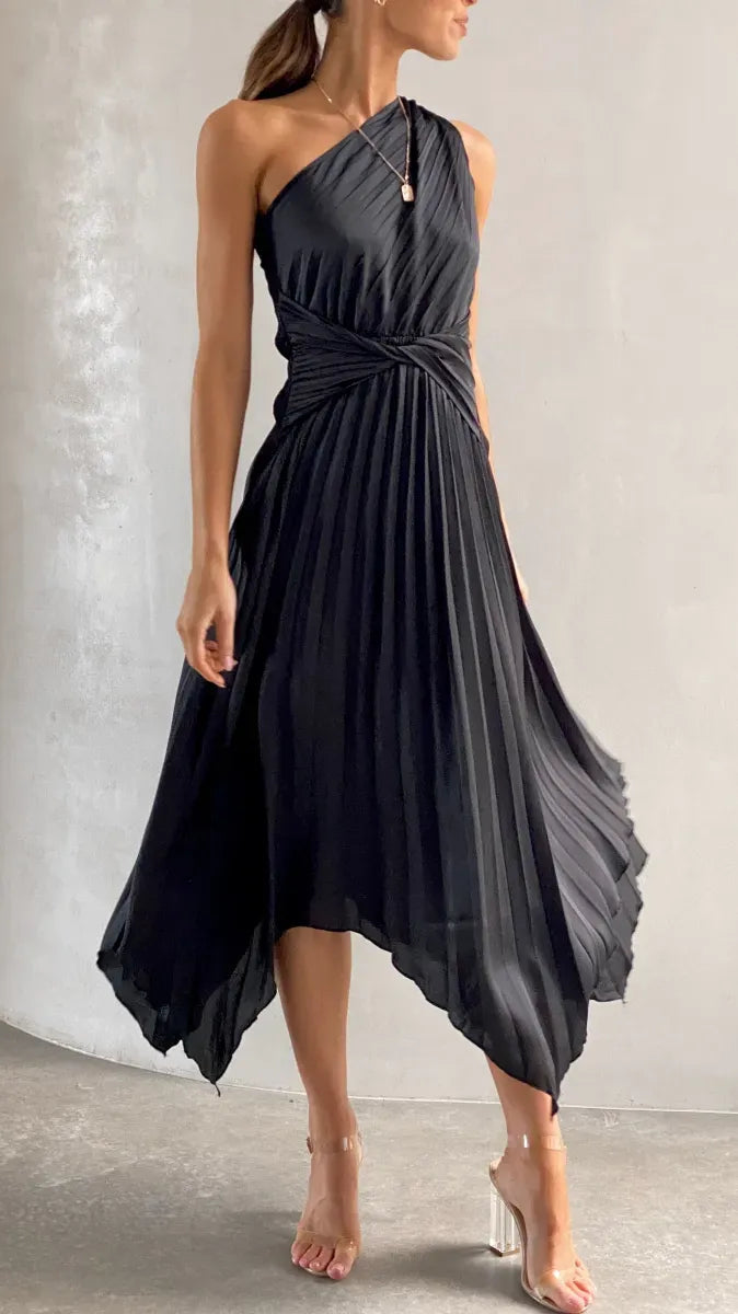 Sophisticated Garment with a Clean Classic Look