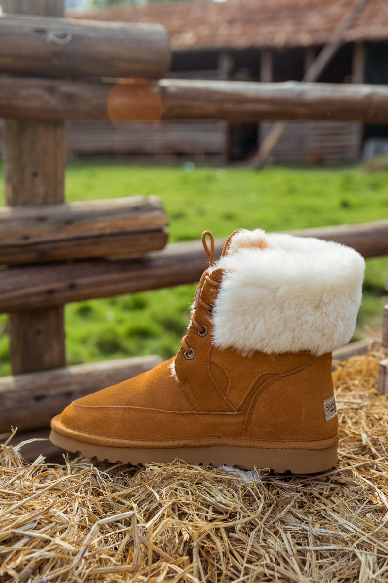 Well Tailored Boots with a Graceful Silhouette