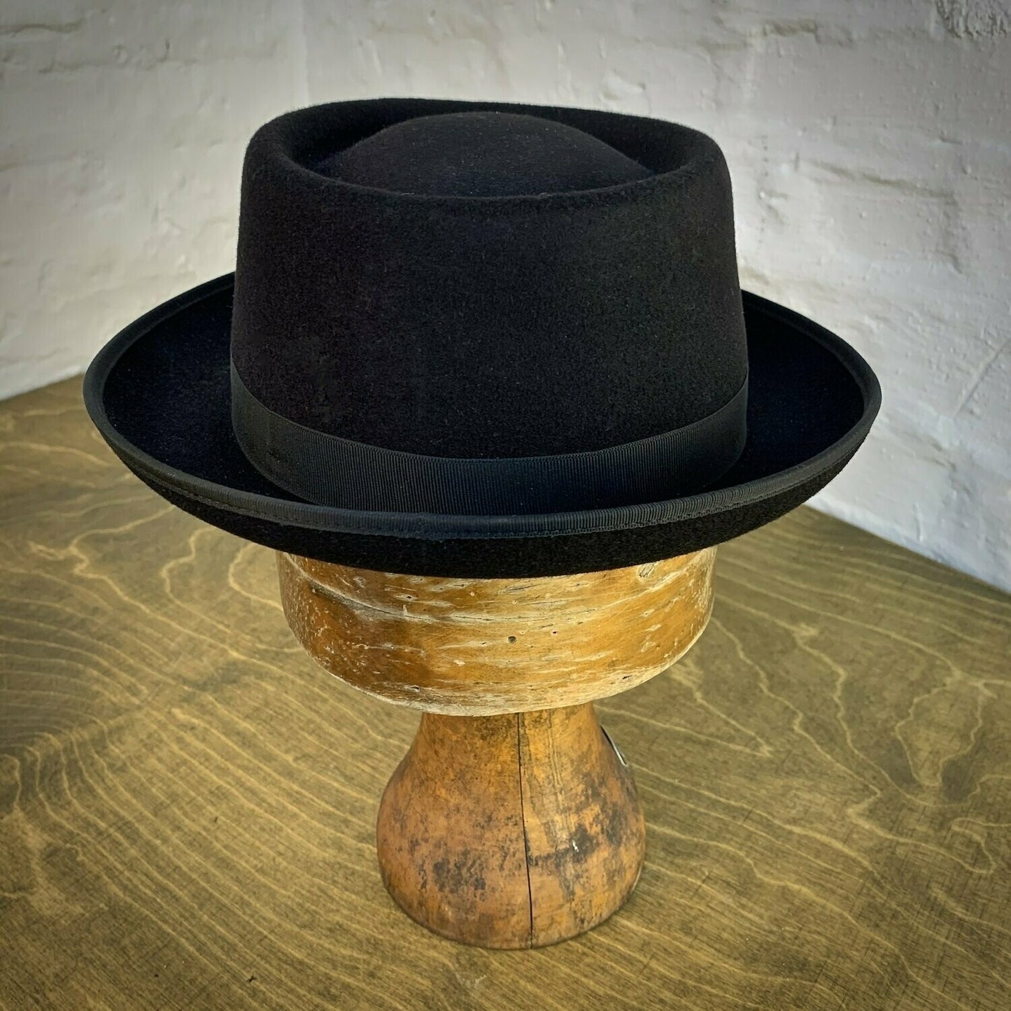 Effortlessly Elegant Garment with a Timeless Design