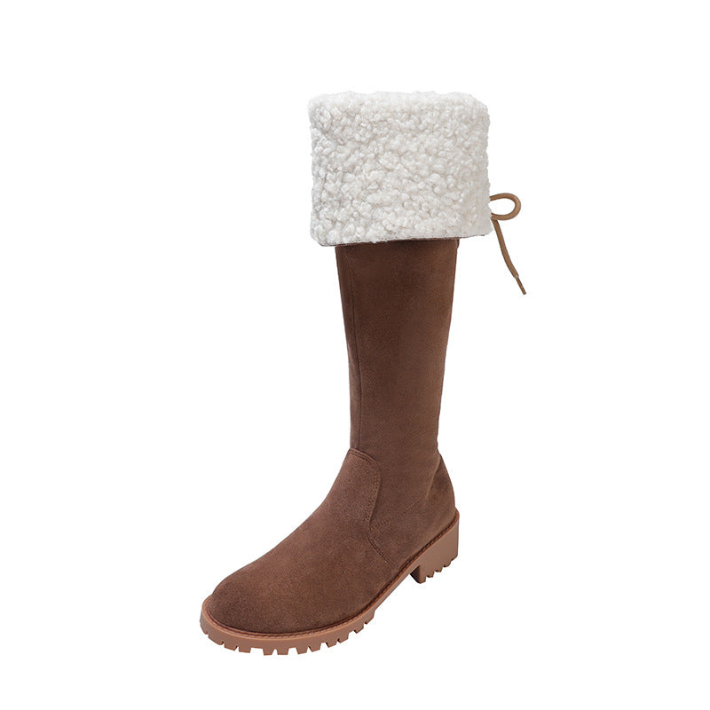 Effortlessly Elegant Boots with a Timeless Design
