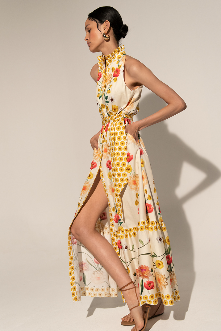 Gracefully Styled Dress for Any Occasion