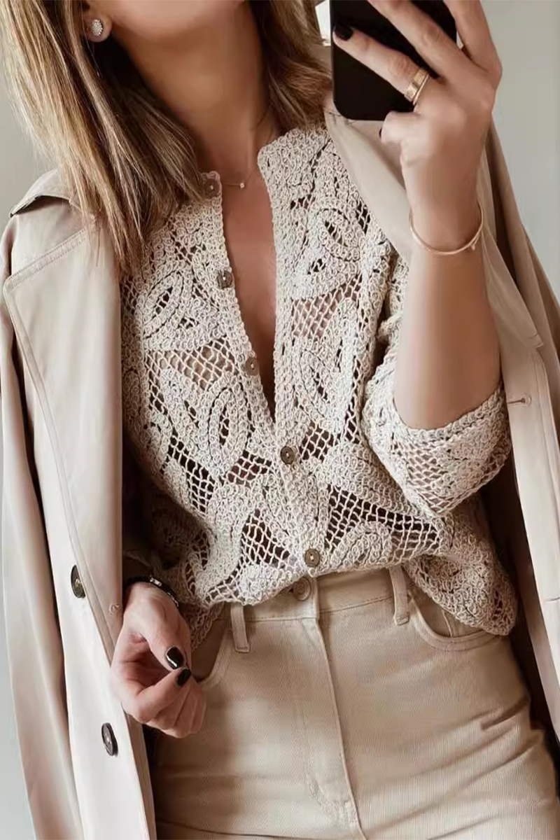 Effortlessly Elegant Garment with a Timeless Design