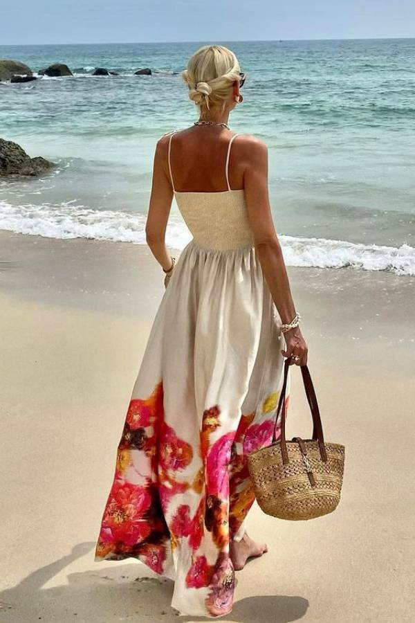 Beautifully Crafted Dress in a Classic Style