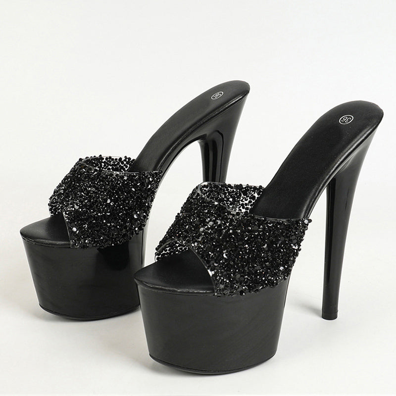 Effortlessly Elegant Heels with a Timeless Design