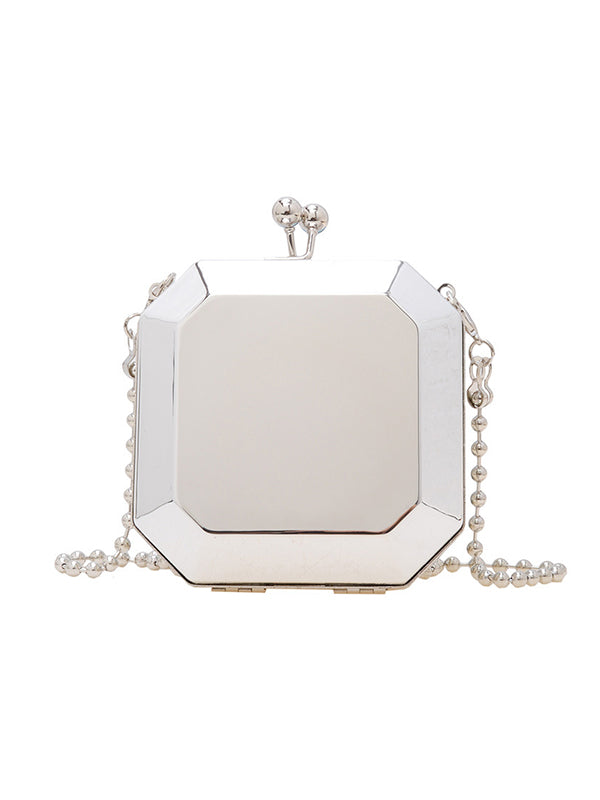 Well Tailored Bag with a Graceful Silhouette