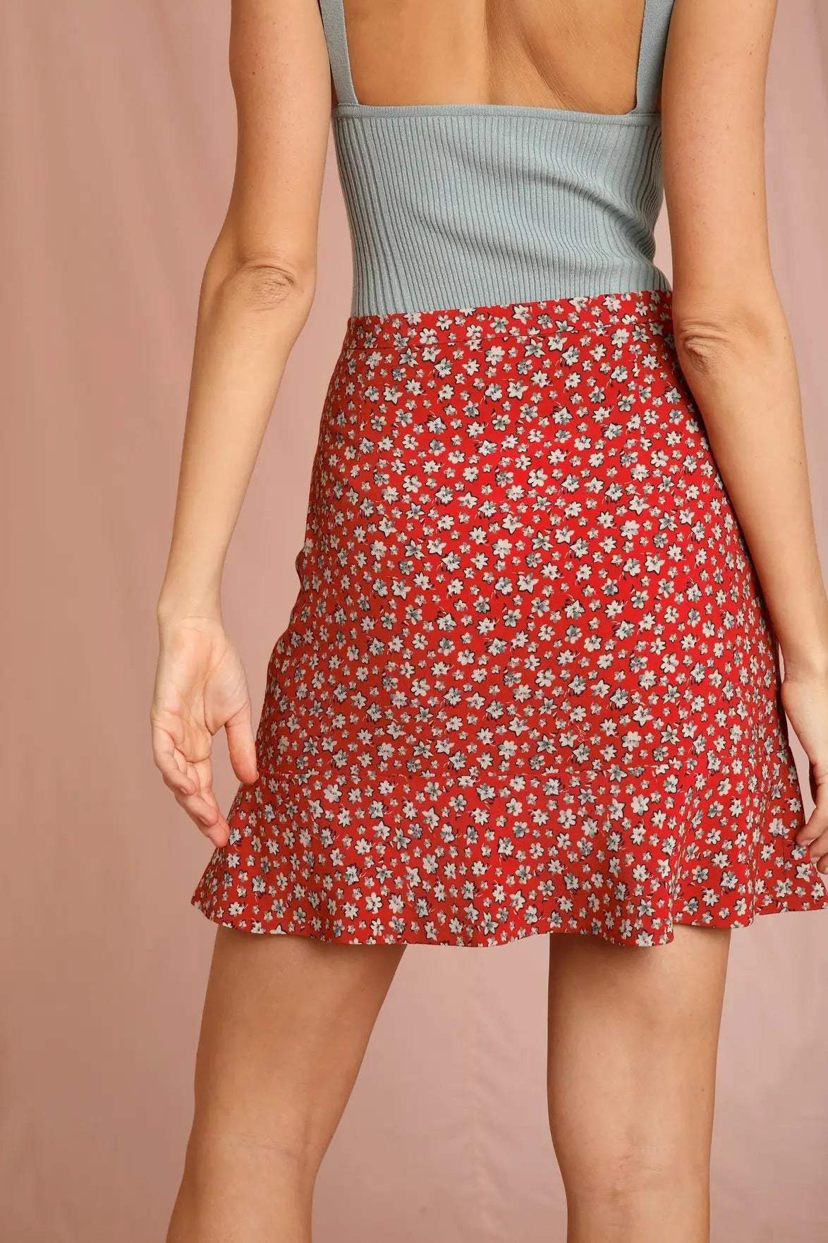 Effortlessly Elegant Garment with a Timeless Design