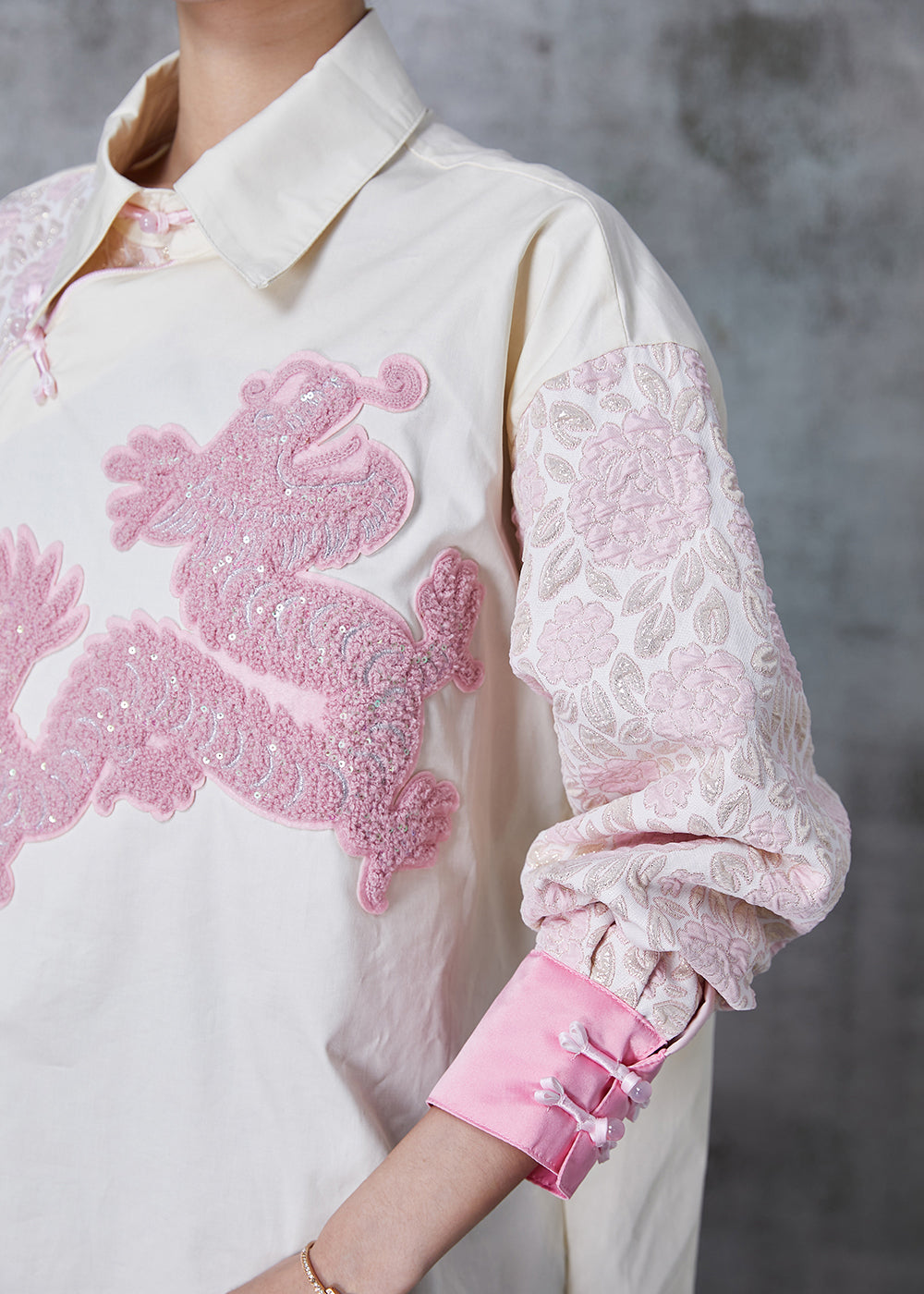 Beautifully Crafted Blouse in a Classic Style
