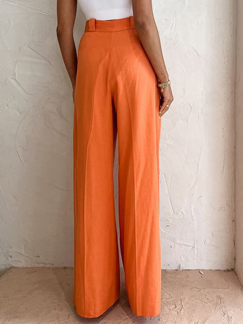 Elegantly Styled Trousers for Everyday Wear