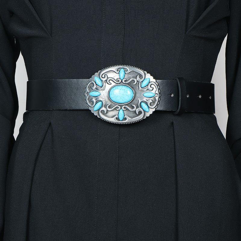 Sophisticated Garment with a Clean Classic Look