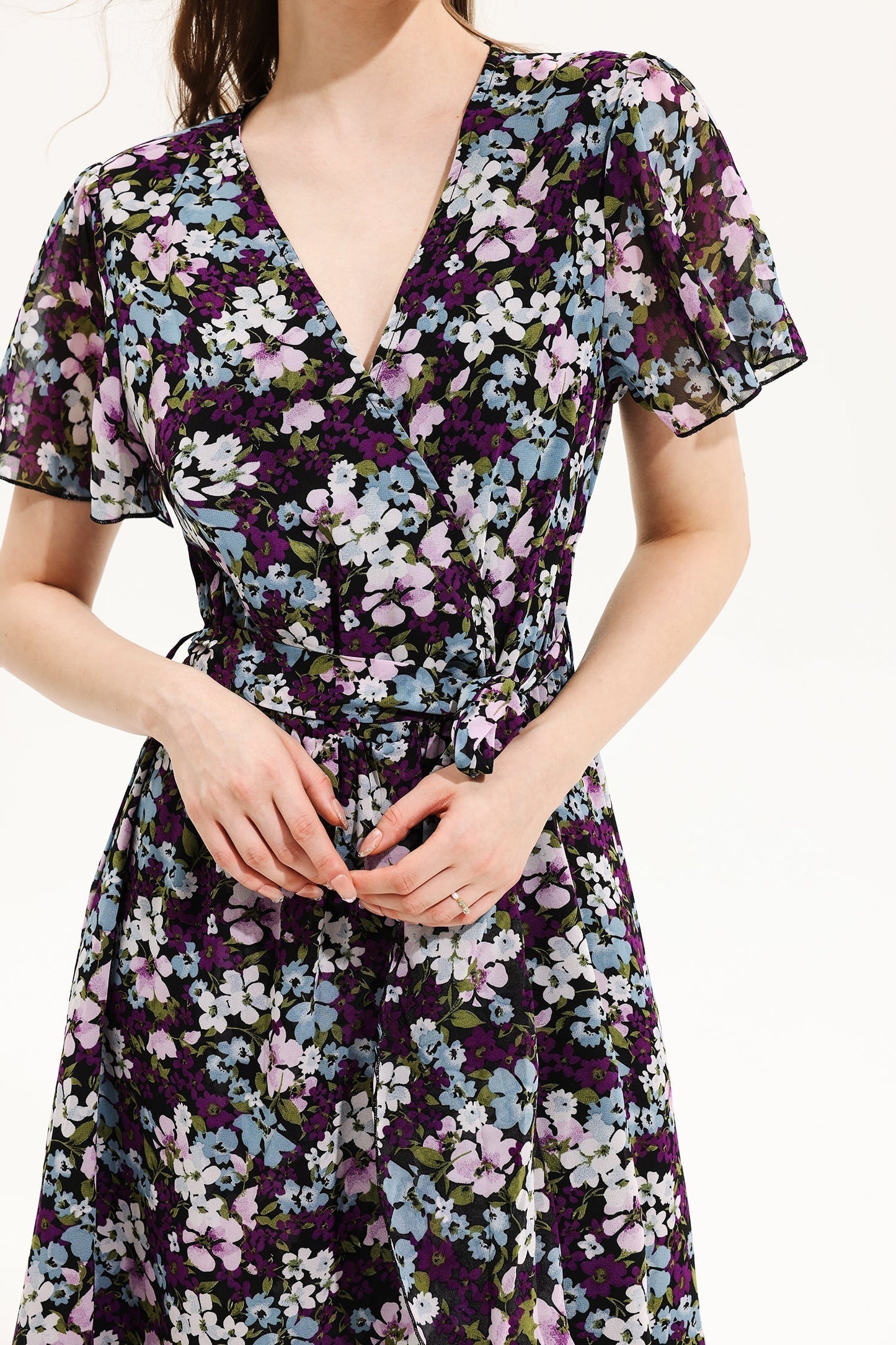 Well Tailored Dress with a Graceful Silhouette