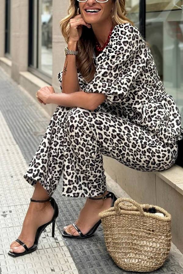 Gracefully Styled Garment for Any Occasion
