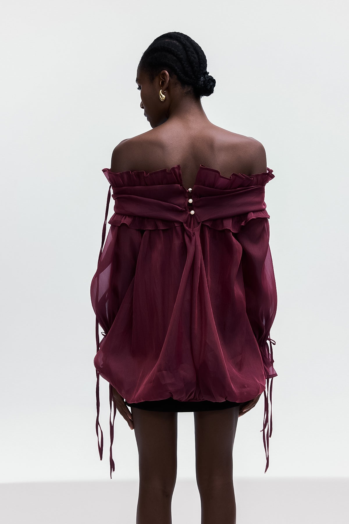 Effortlessly Elegant Top with a Timeless Design