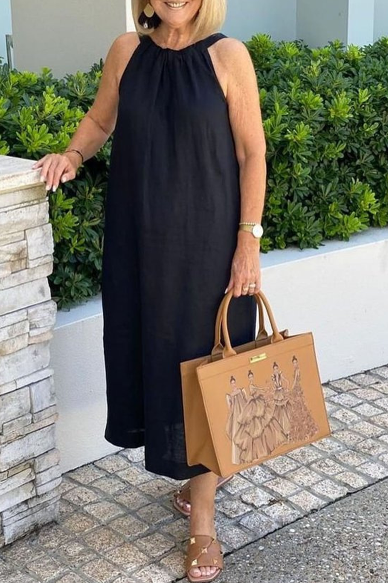 Beautifully Finished Dress in a Timeless Design