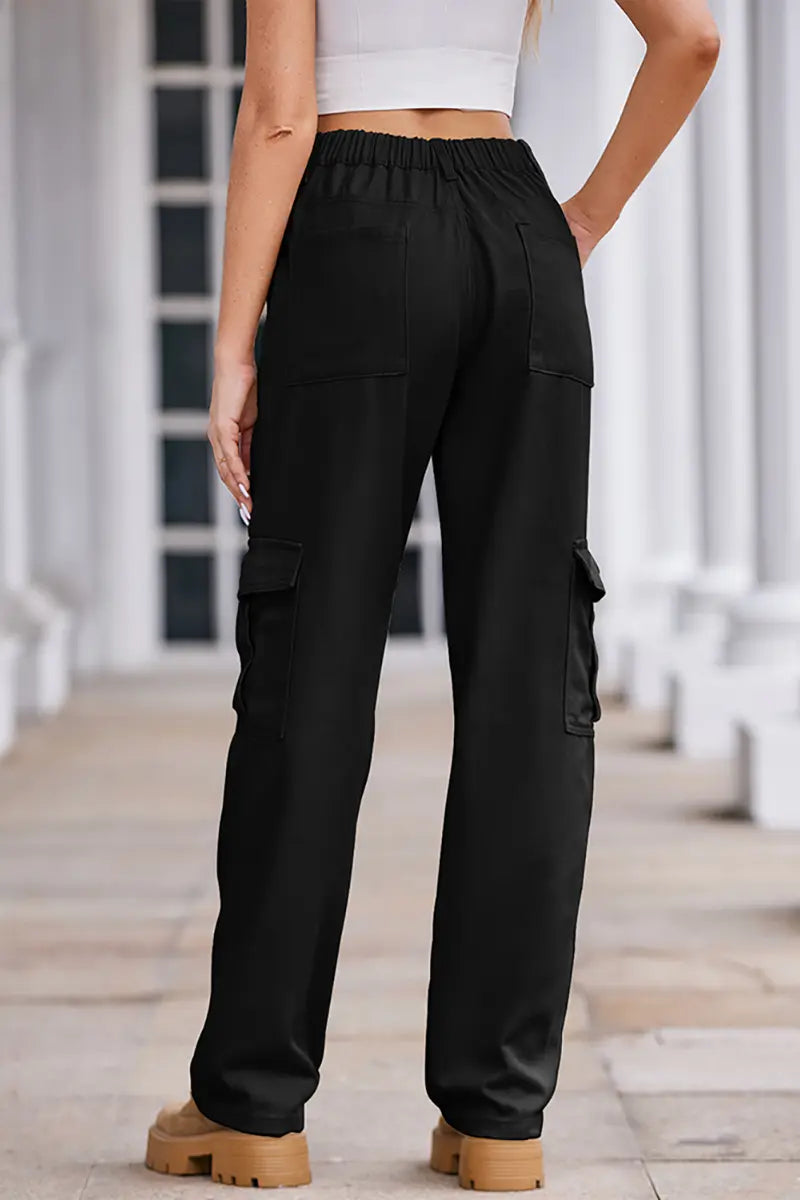 Effortlessly Elegant Pants with a Timeless Design