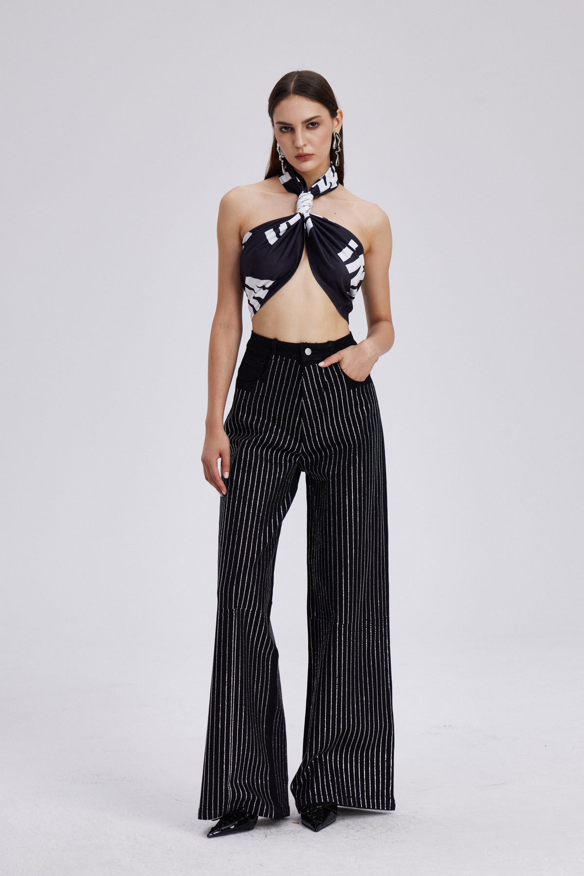 Effortlessly Elegant Garment with a Timeless Design