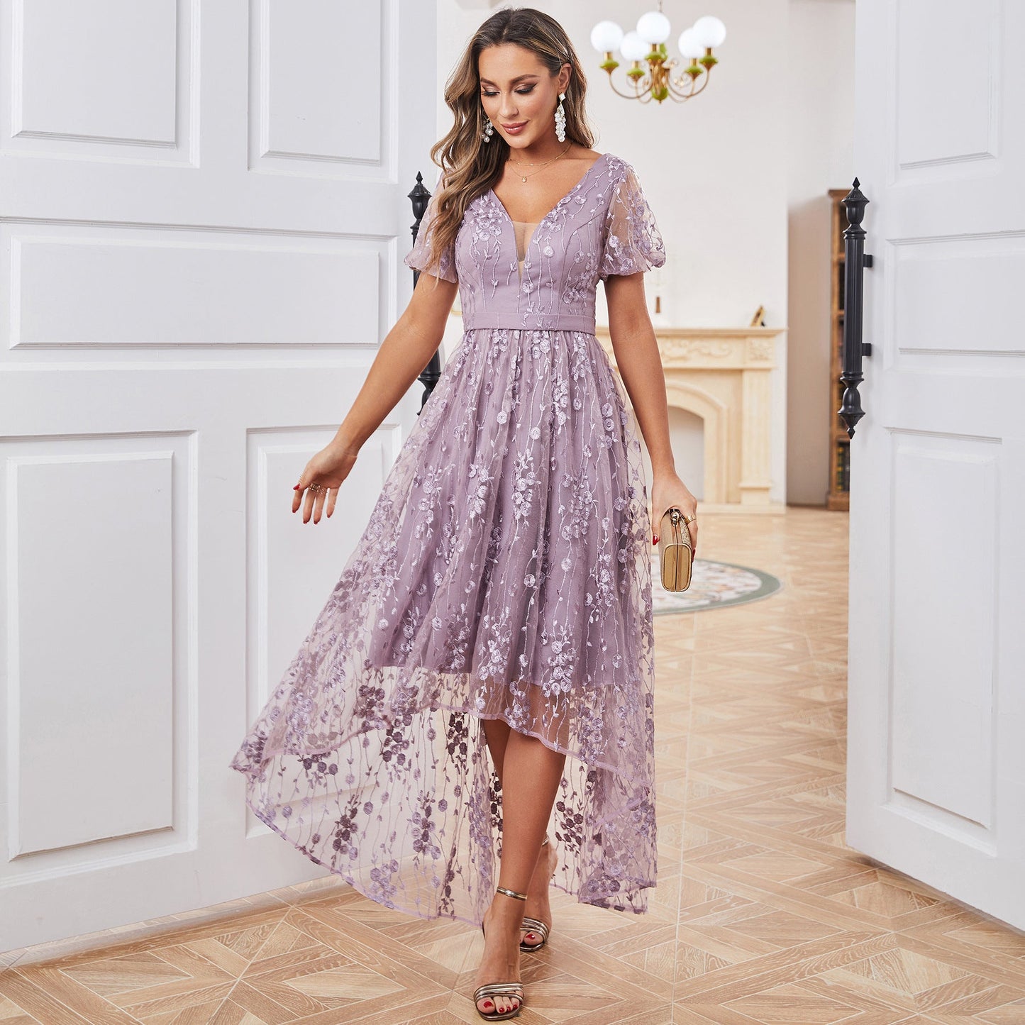 Gracefully Styled Dress for Any Occasion