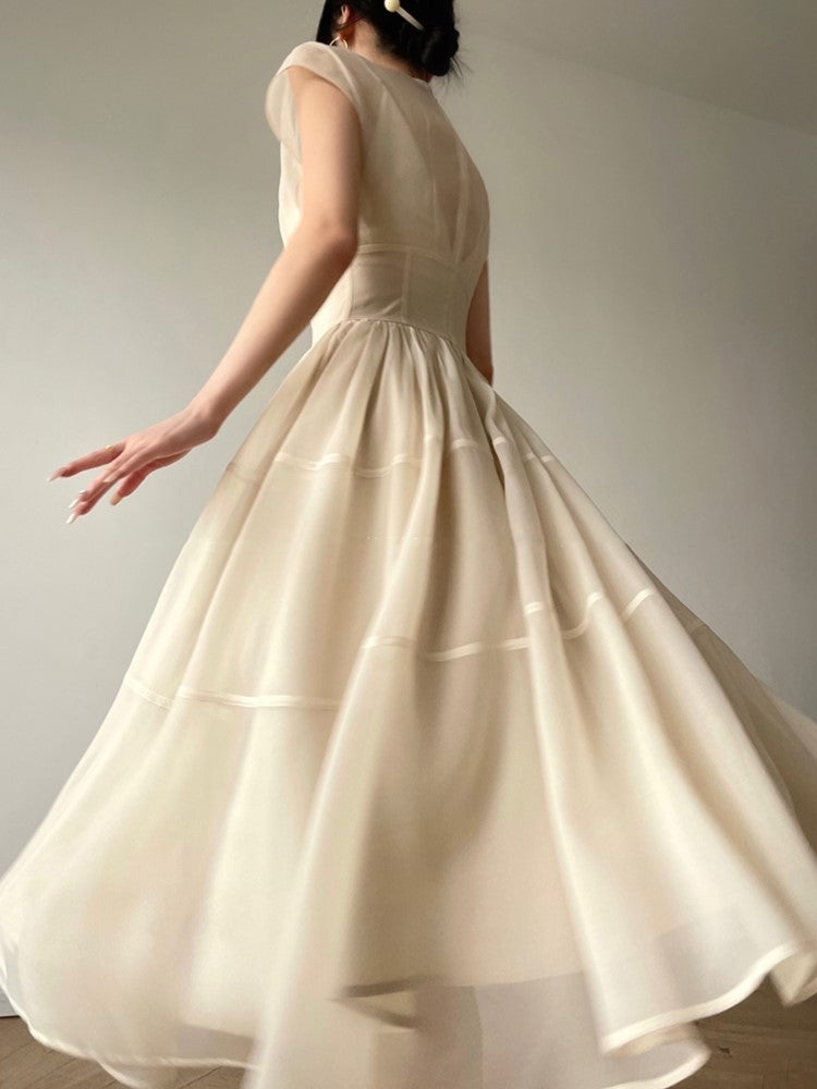 Classic Vintage Dress with a Flattering Fit