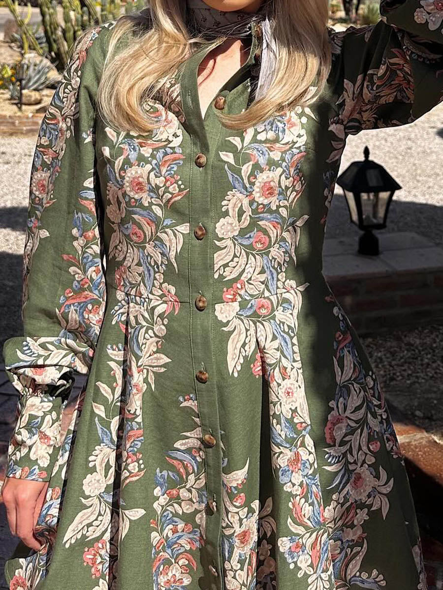 Classic Vintage Dress with a Flattering Fit