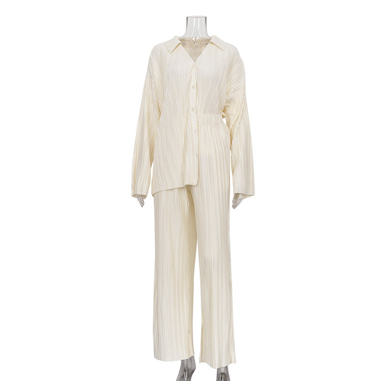 Well Tailored Trousers with a Graceful Silhouette