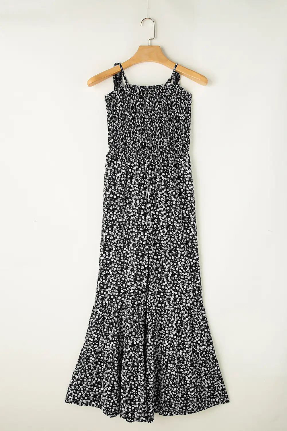 Well Tailored Garment with a Graceful Silhouette