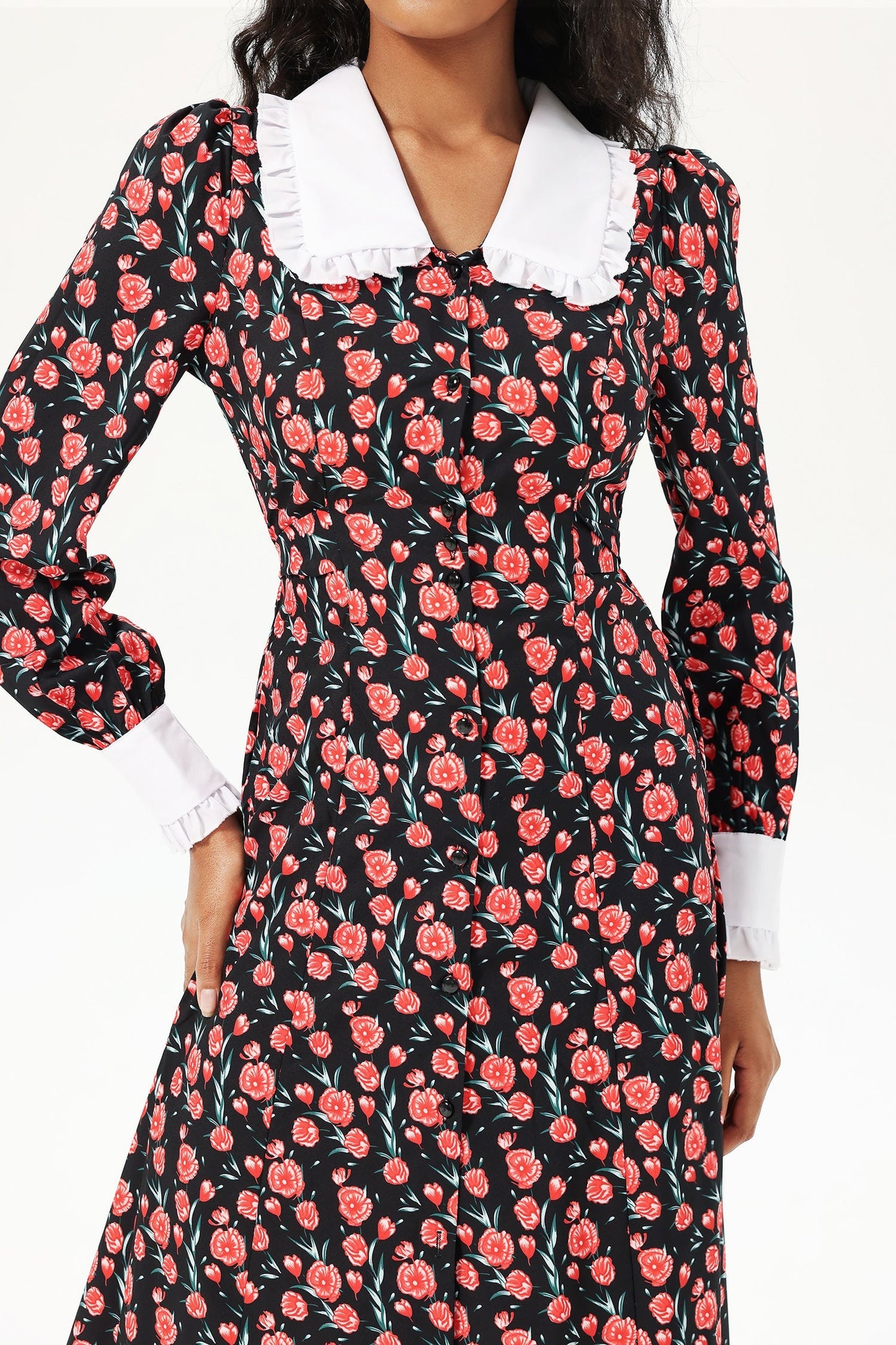 Beautifully Finished Dress in a Timeless Design