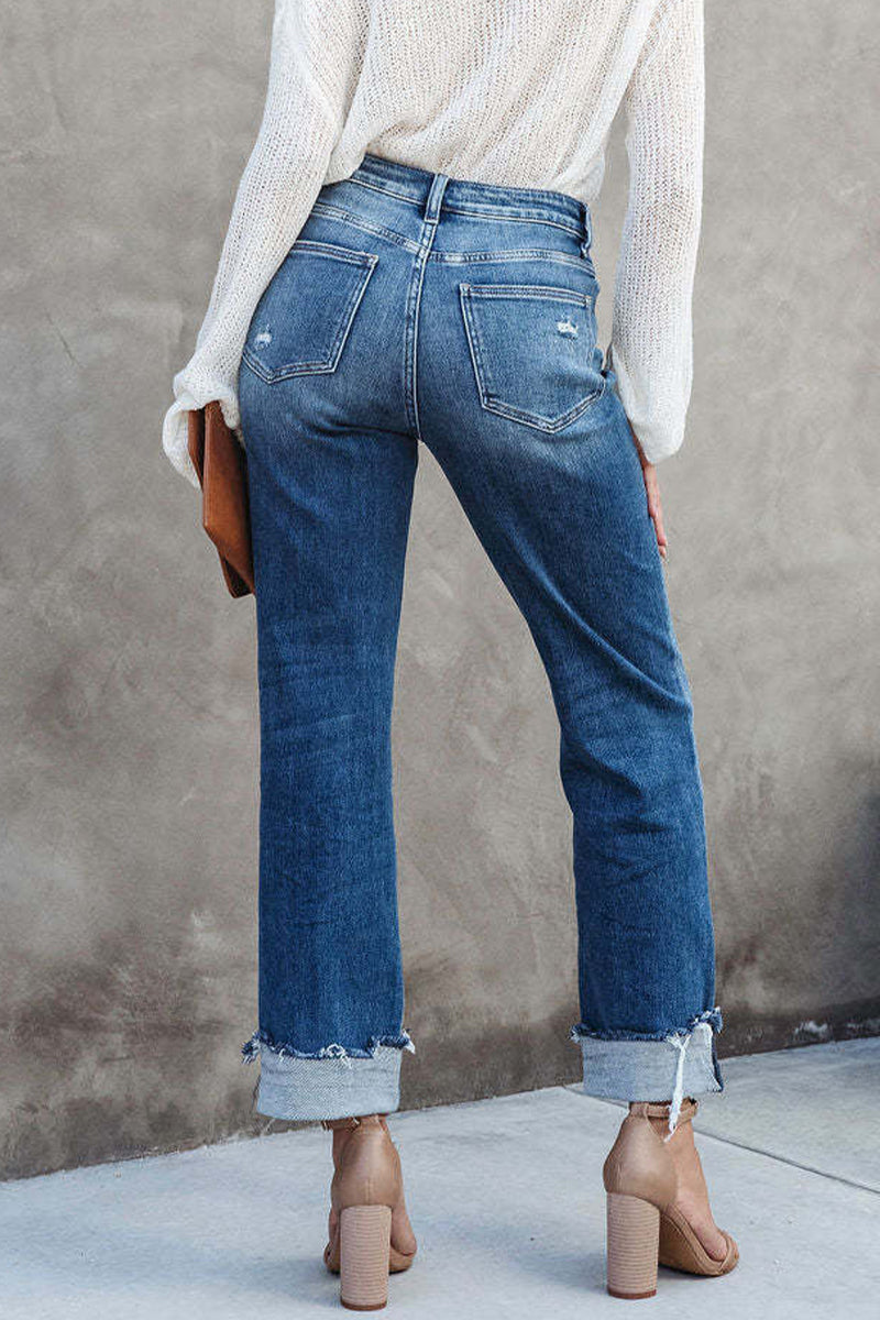 Effortlessly Elegant Garment with a Timeless Design
