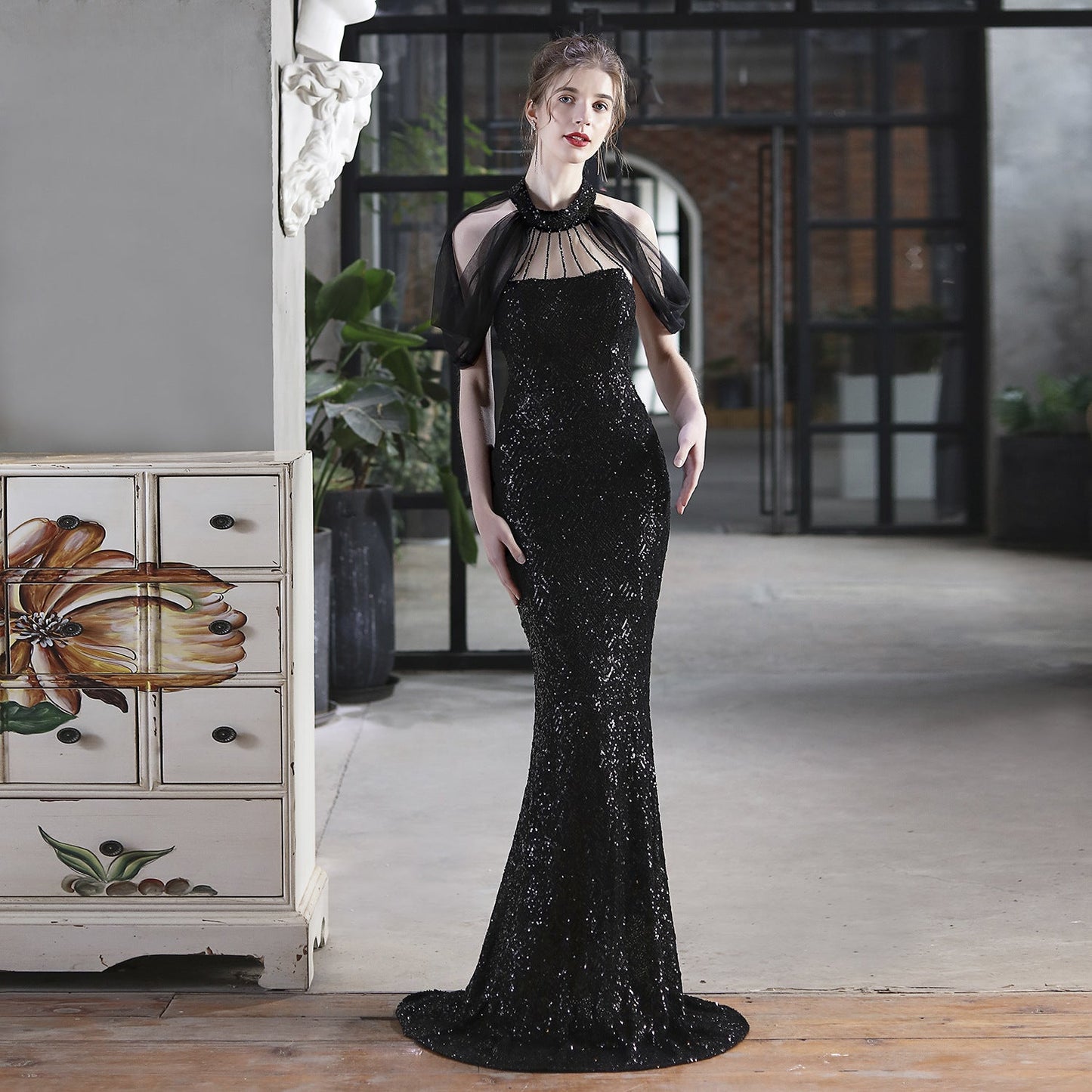 Well Tailored Dress with a Graceful Silhouette