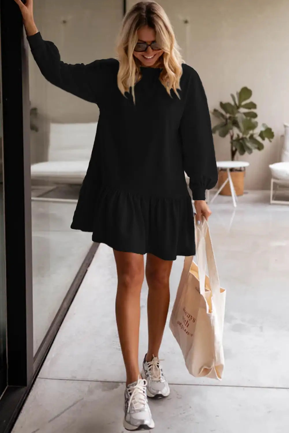 Beautifully Finished Dress in a Timeless Design