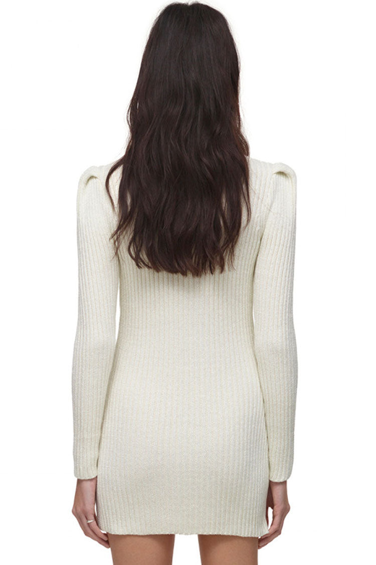Classic Vintage Sweater with a Flattering Fit
