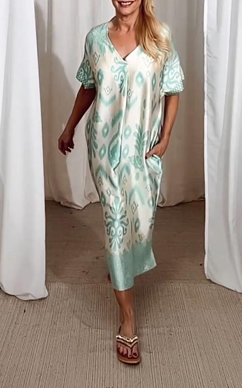 Sophisticated Dress with a Clean Classic Look