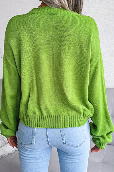 Well Tailored Sweater with a Graceful Silhouette