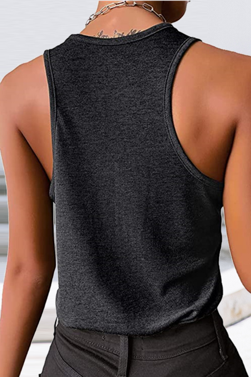 Well Tailored Top with a Graceful Silhouette