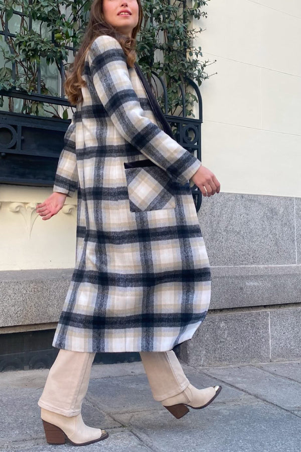 Elegantly Styled Coat for Everyday Wear
