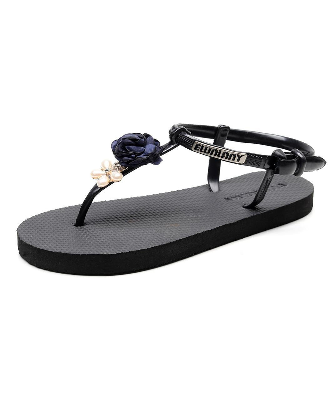 Well Tailored Sandals with a Graceful Silhouette