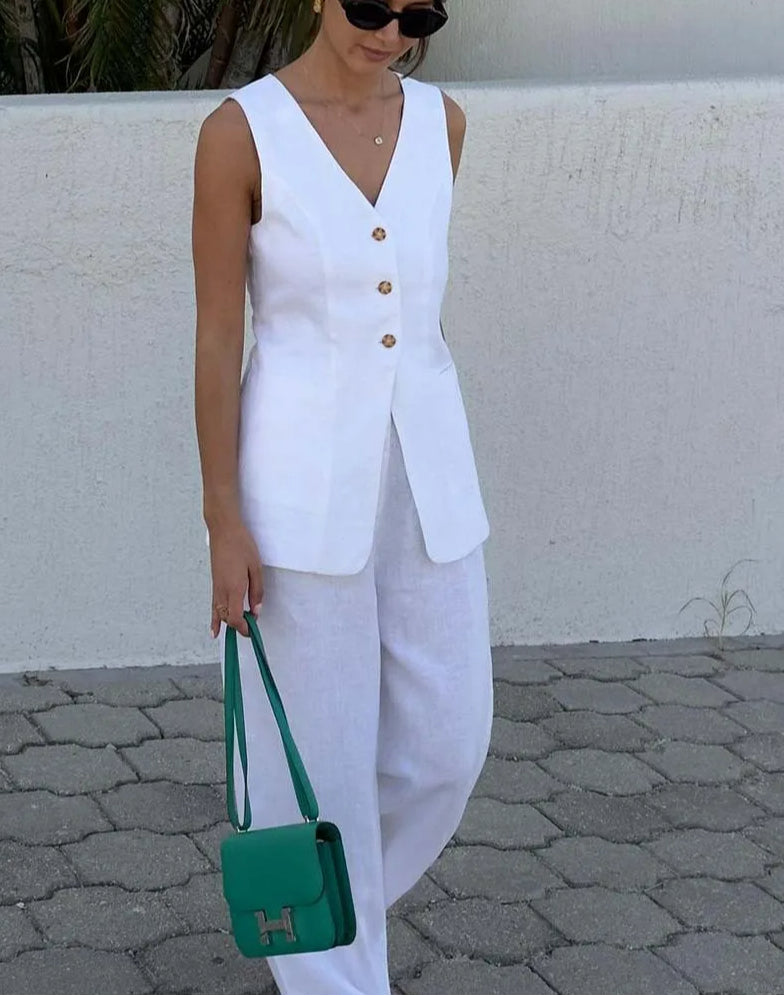 Polished Trousers with an Effortless Classic Look