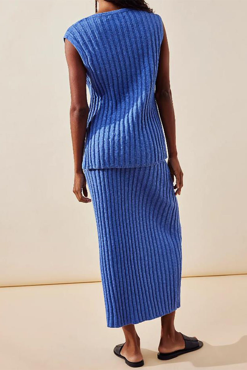 Effortlessly Elegant Garment with a Timeless Design