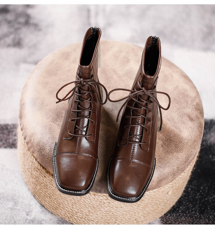 Polished Boots with an Effortless Classic Look