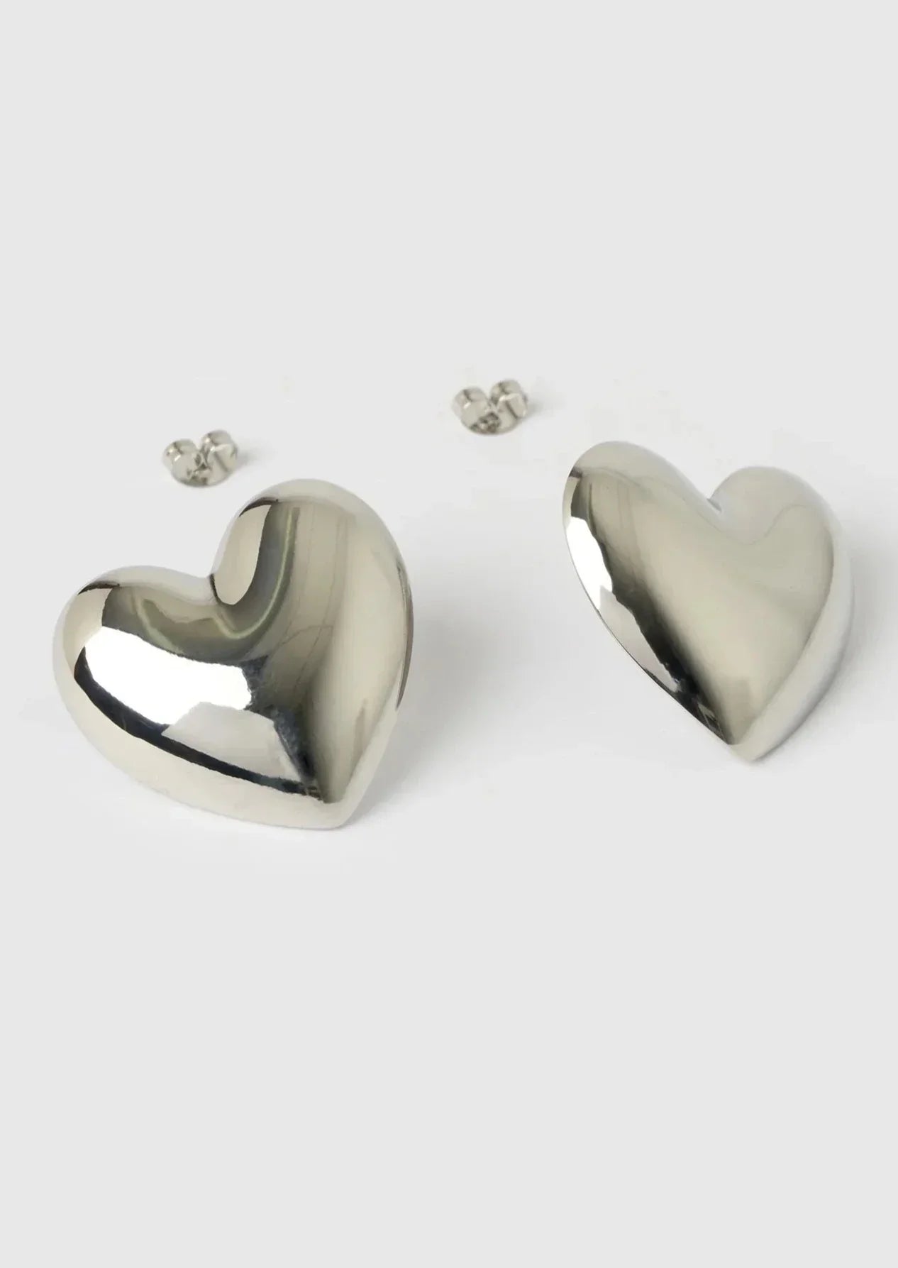 Effortlessly Elegant Garment with a Timeless Design