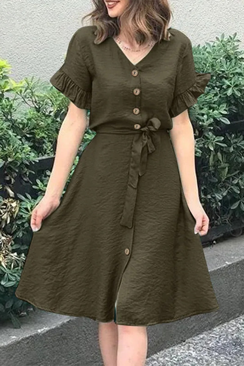 Well Tailored Dress with a Graceful Silhouette