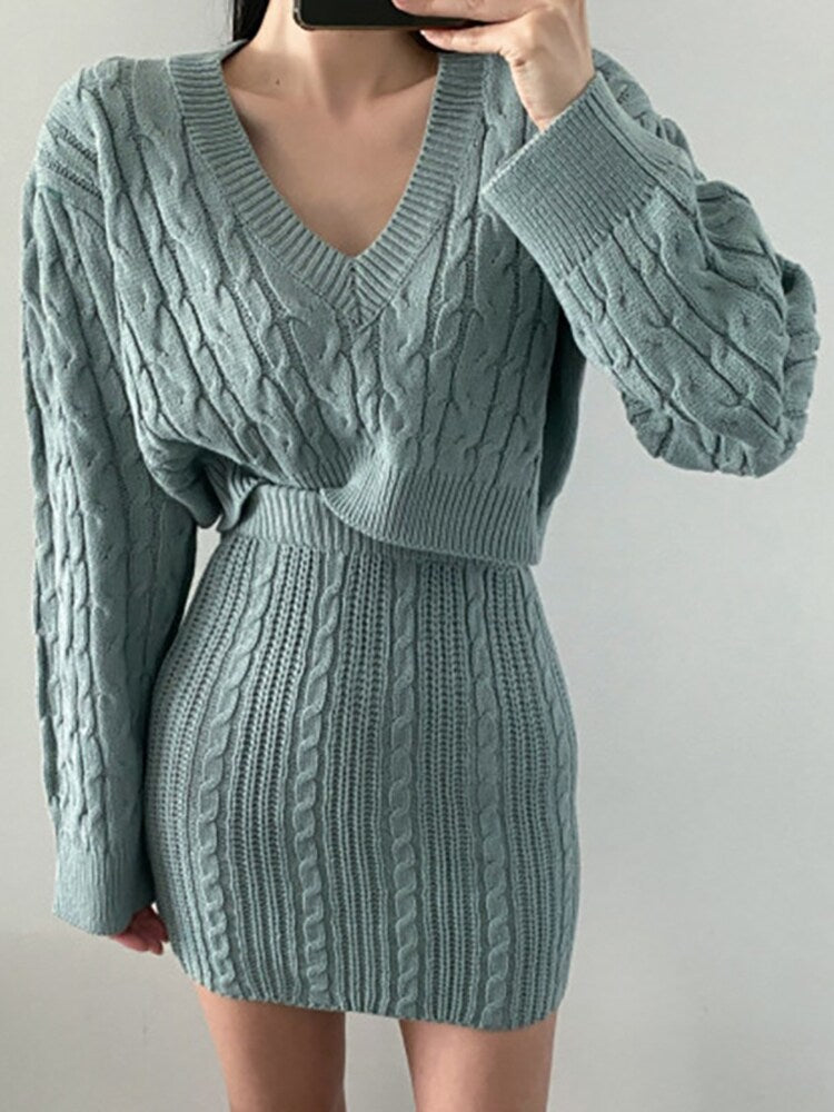 Classic Vintage Sweater with a Flattering Fit