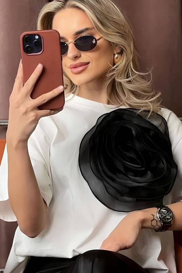 Polished T-Shirt with an Effortless Classic Look