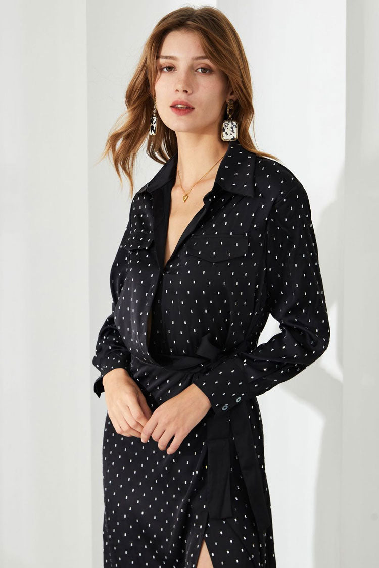 Beautifully Finished Dress in a Timeless Design