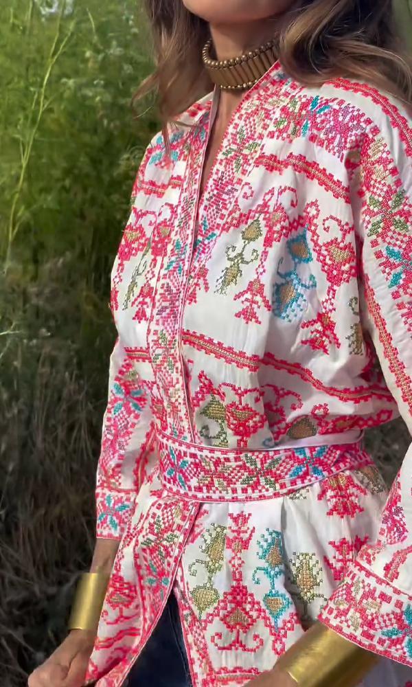Beautifully Finished Top in a Timeless Design